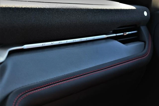 2025 Ford Explorer 6th Gen - Image 13 of 21