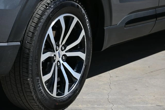 2025 Ford Explorer 6th Gen - Image 9 of 21