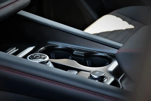 2025 Ford Explorer 6th Gen - Image 12 of 21