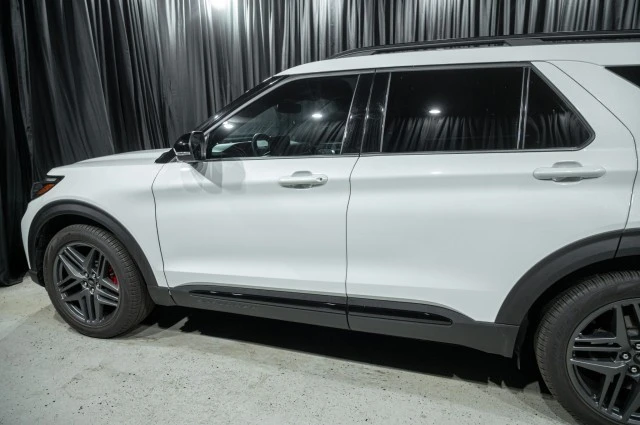2025 Ford Explorer 6th Gen - Image 5 of 12