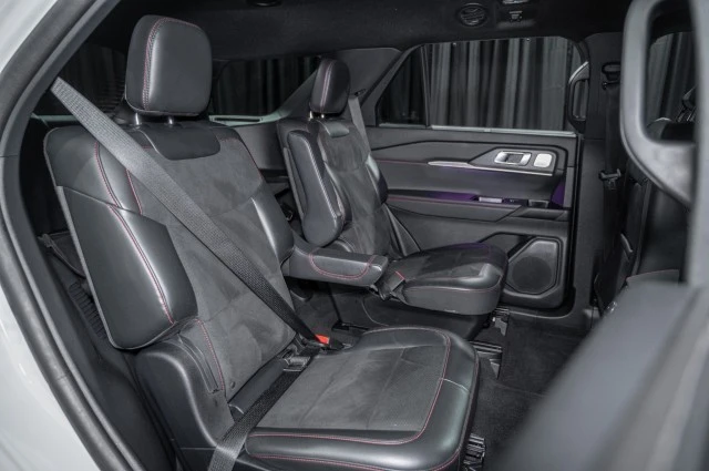 2025 Ford Explorer 6th Gen - Image 12 of 12