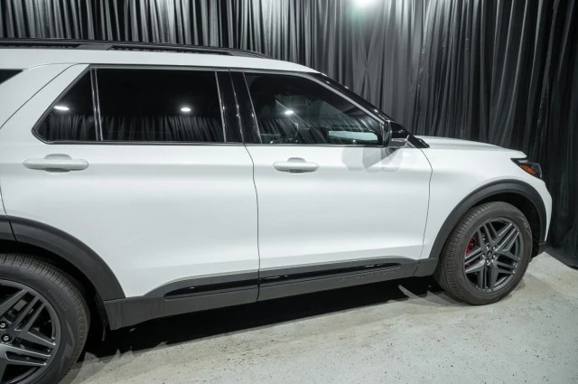 2025 Ford Explorer 6th Gen - Image 4 of 12