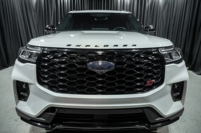 2025 Ford Explorer 6th Gen - Image 2 of 12