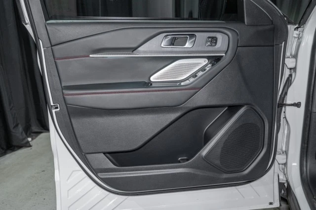 2025 Ford Explorer 6th Gen - Image 9 of 12