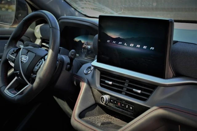 2025 Ford Explorer 6th Gen - Image 10 of 21