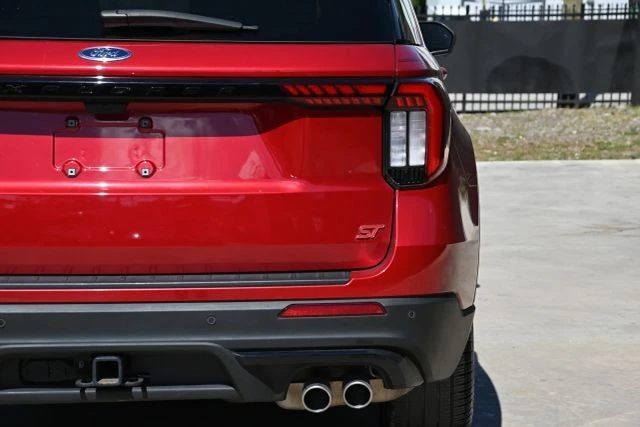2025 Ford Explorer 6th Gen - Image 8 of 21