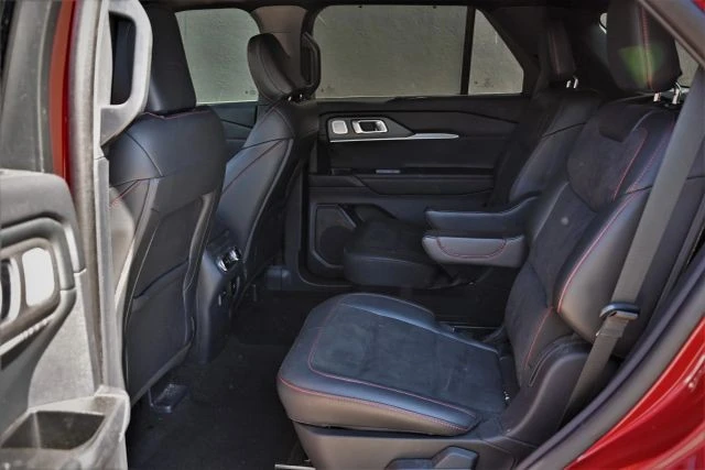 2025 Ford Explorer 6th Gen - Image 17 of 21