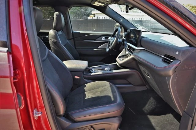 2025 Ford Explorer 6th Gen - Image 14 of 21