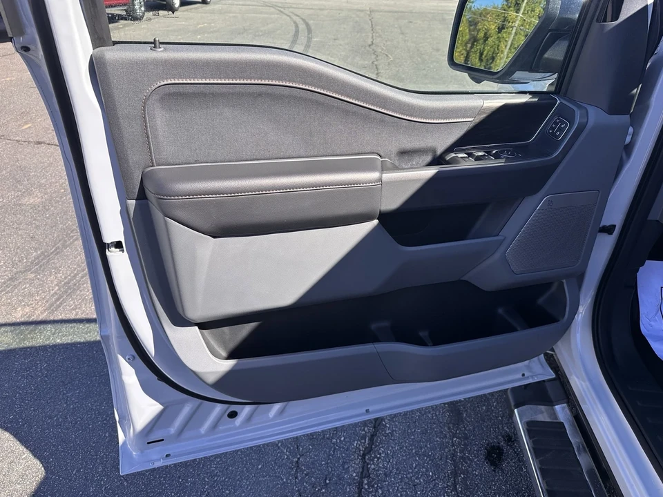 2025 Ford F-150 14th Gen - Image 11 of 12
