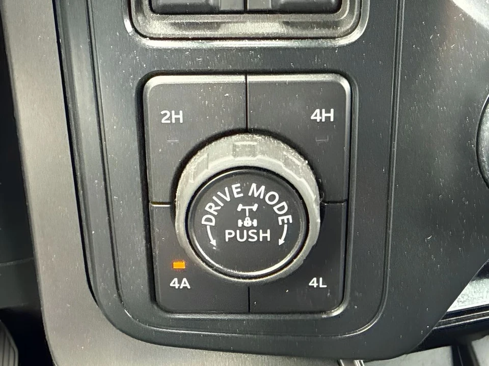2025 Ford F-150 14th Gen - Image 15 of 26