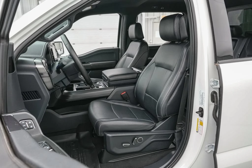 2025 Ford F-150 14th Gen - Image 16 of 28