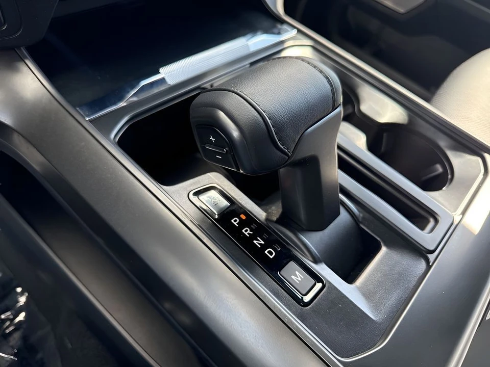 2025 Ford F-150 14th Gen - Image 16 of 31