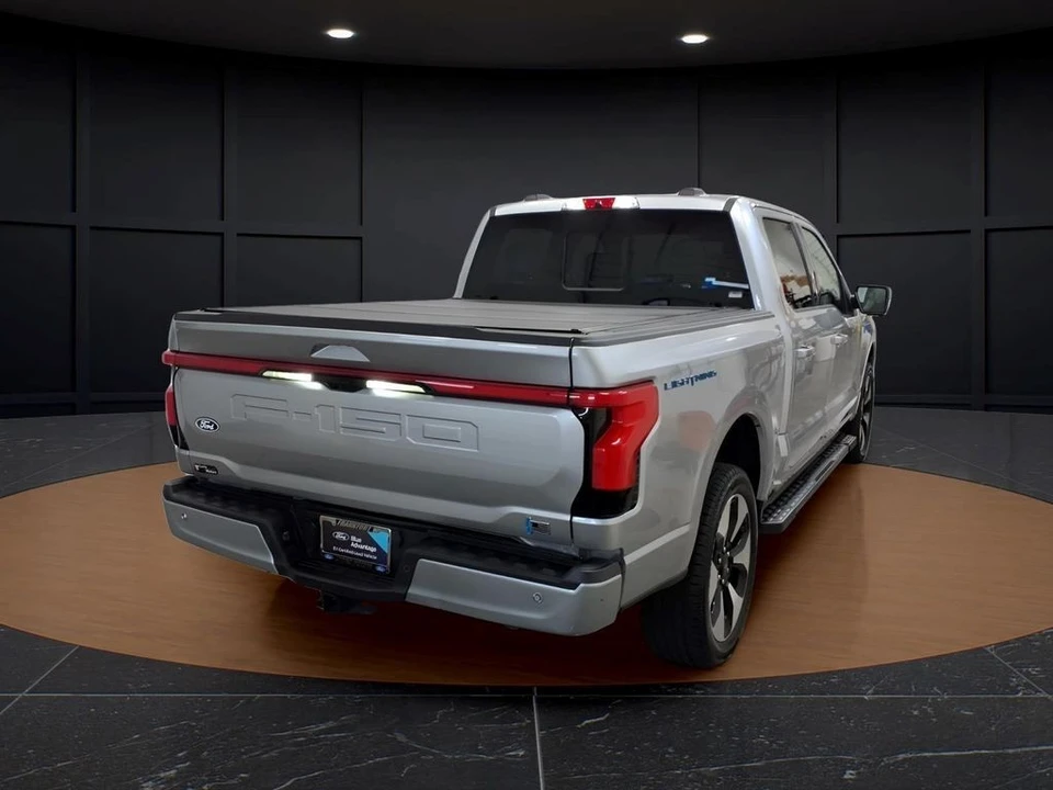 2025 Ford F-150 Lightning 14th Gen - Image 6 of 25