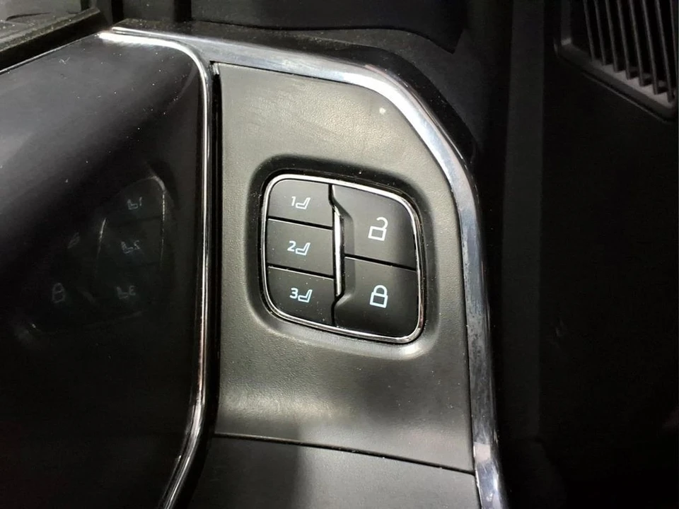 2025 Ford F-150 14th Gen - Image 14 of 25
