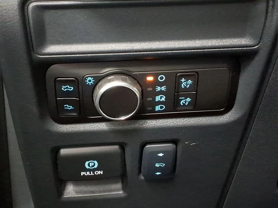 2025 Ford F-150 14th Gen - Image 16 of 25