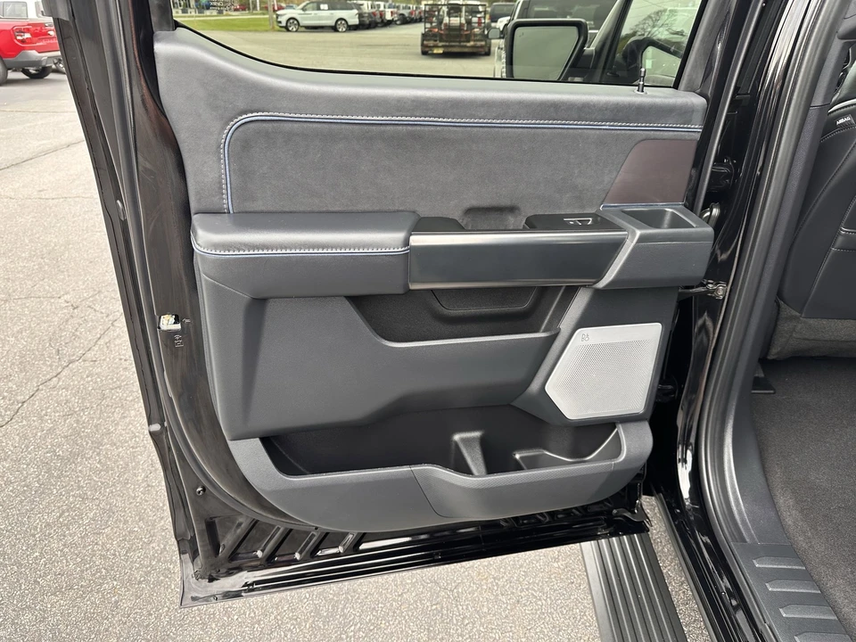 2025 Ford F-150 14th Gen - Image 12 of 31