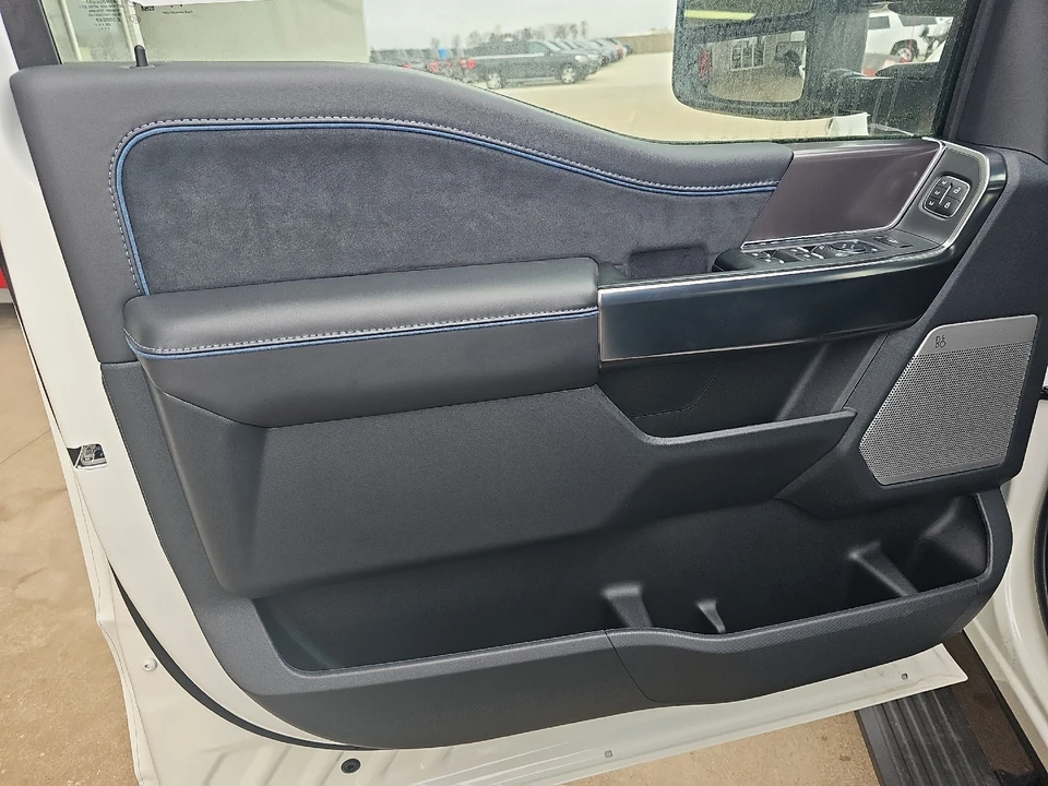 2025 Ford F-150 14th Gen - Image 23 of 30