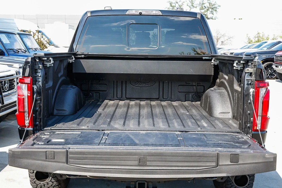 2025 Ford F-150 Raptor 14th Gen - Image 25 of 31