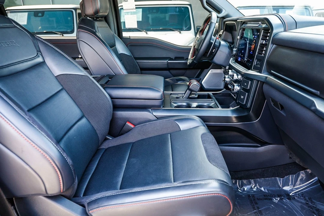 2025 Ford F-150 Raptor 14th Gen - Image 16 of 31