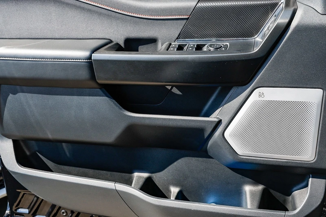 2025 Ford F-150 Raptor 14th Gen - Image 20 of 31