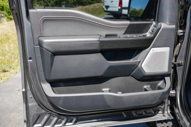 2025 Ford F-150 Raptor 14th Gen - Image 20 of 31