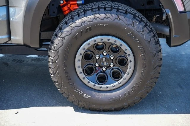 2025 Ford F-150 Raptor 14th Gen - Image 10 of 31