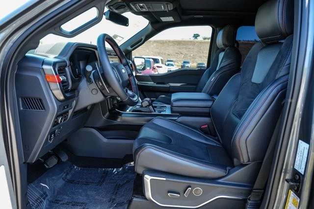 2025 Ford F-150 Raptor 14th Gen - Image 18 of 31