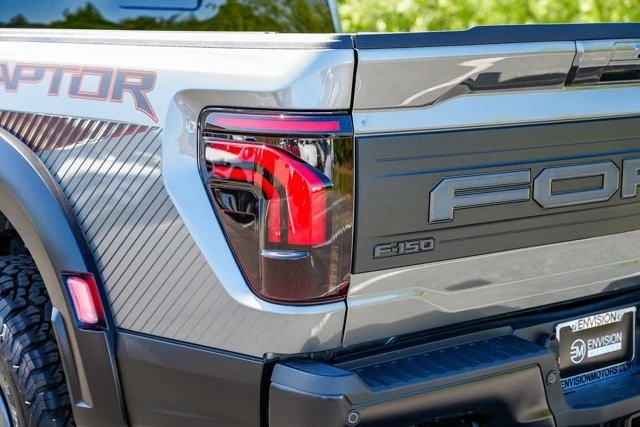2025 Ford F-150 Raptor 14th Gen - Image 11 of 31