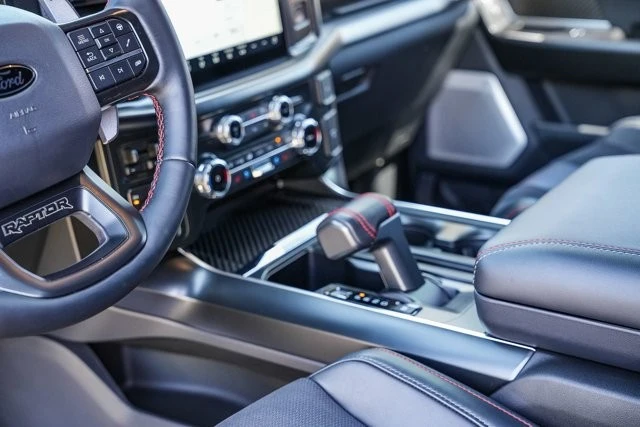 2025 Ford F-150 Raptor 14th Gen - Image 22 of 31