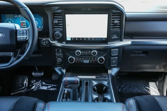 2025 Ford F-150 Raptor 14th Gen - Image 14 of 31