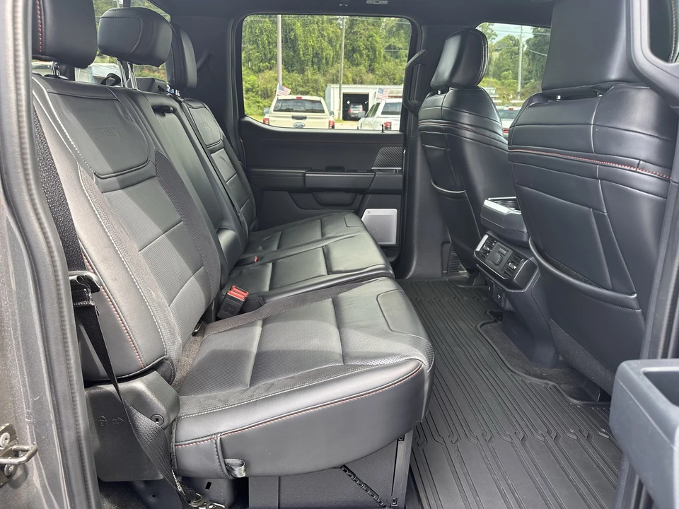 2025 Ford F-150 Raptor 14th Gen - Image 19 of 31