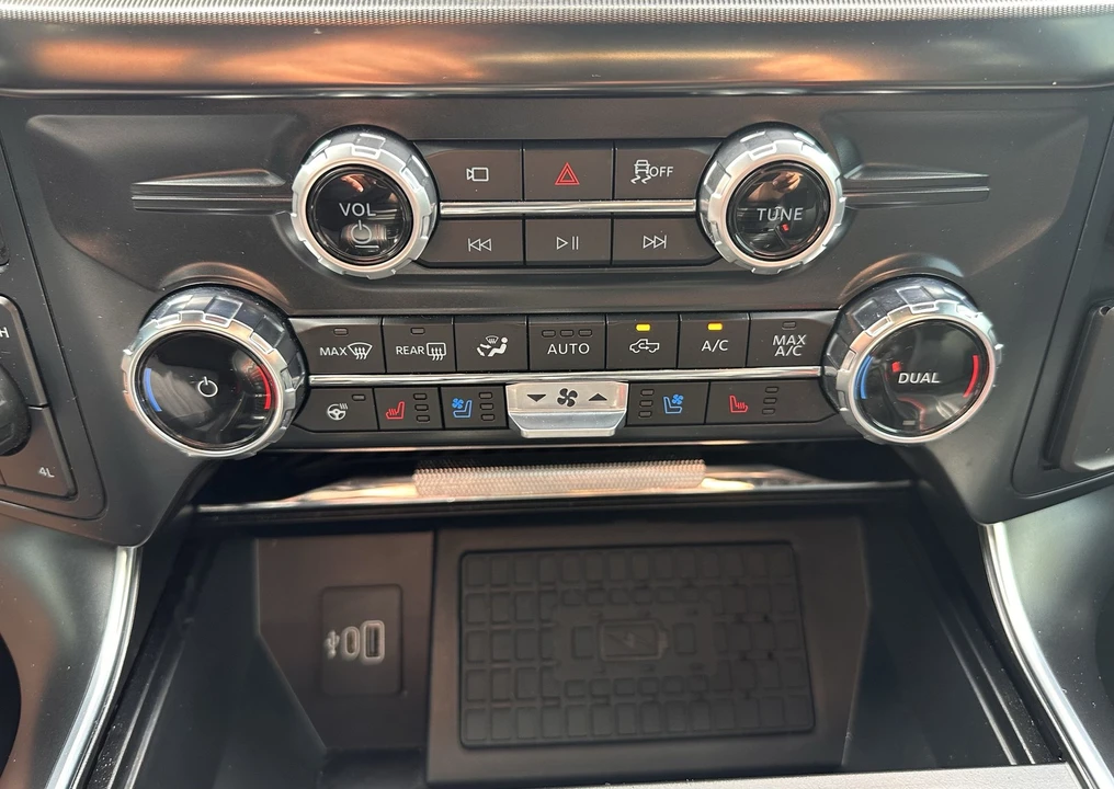 2025 Ford F-150 Raptor 14th Gen - Image 29 of 31