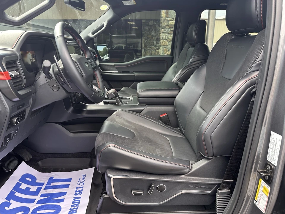 2025 Ford F-150 Raptor 14th Gen - Image 13 of 31