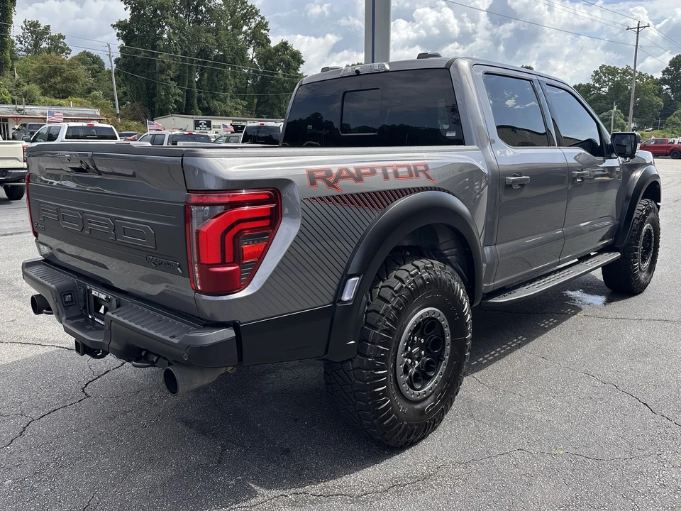 2025 Ford F-150 Raptor 14th Gen - Image 8 of 31