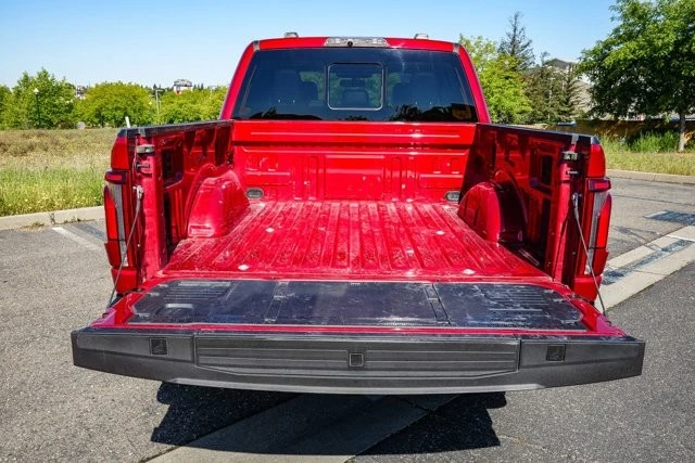 2025 Ford F-150 Raptor 14th Gen - Image 25 of 31