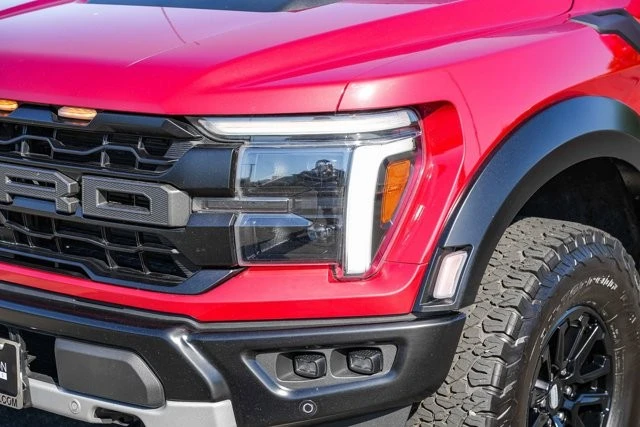 2025 Ford F-150 Raptor 14th Gen - Image 8 of 31