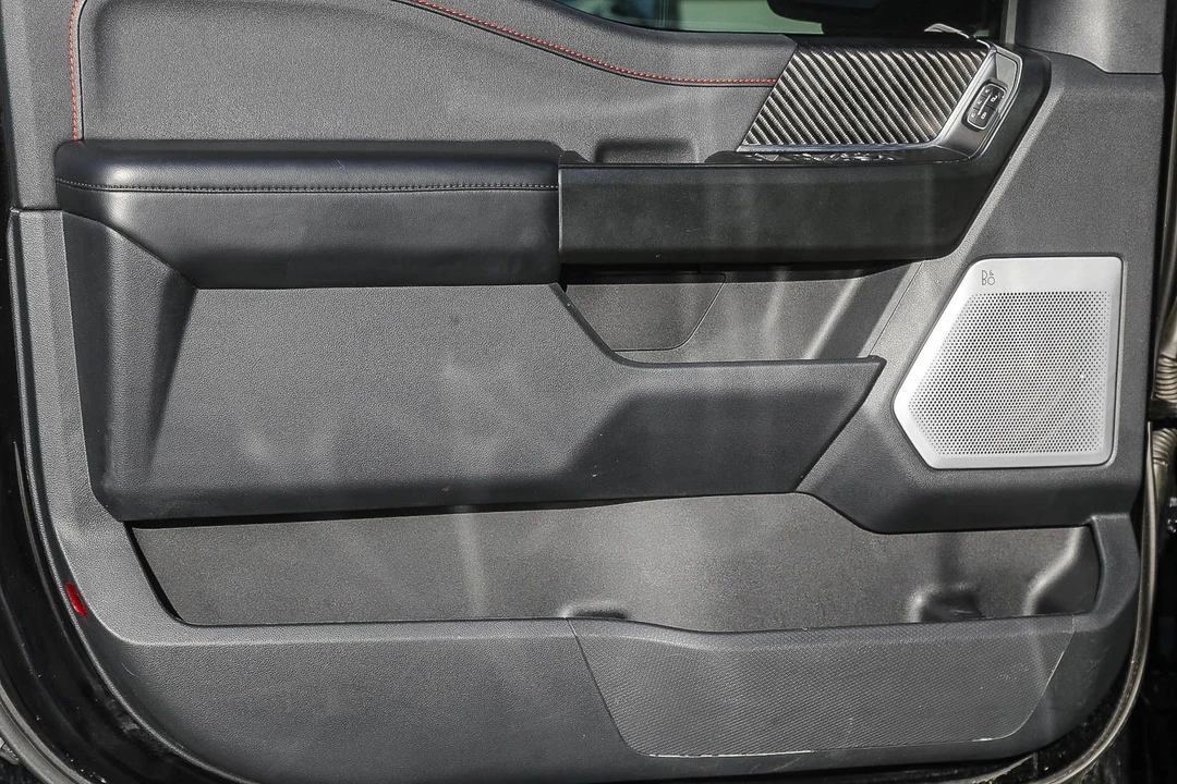 2025 Ford F-150 Raptor 14th Gen - Image 19 of 31