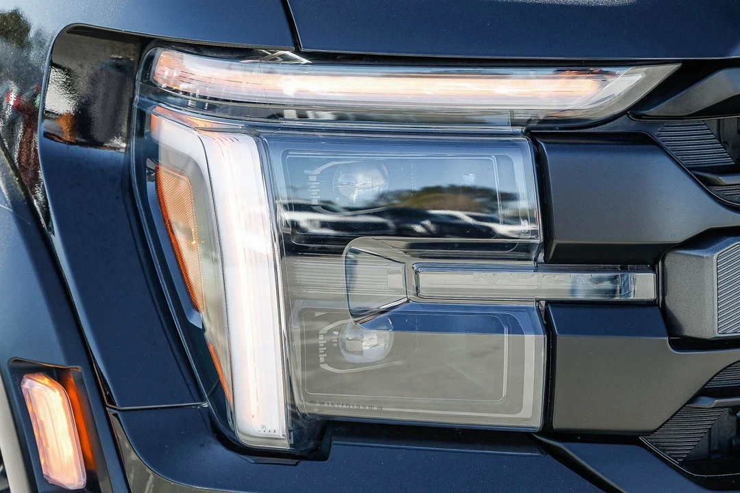 2025 Ford F-150 Raptor 14th Gen - Image 7 of 31