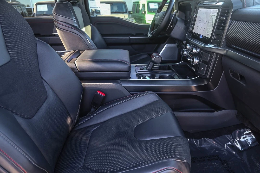 2025 Ford F-150 Raptor 14th Gen - Image 15 of 31