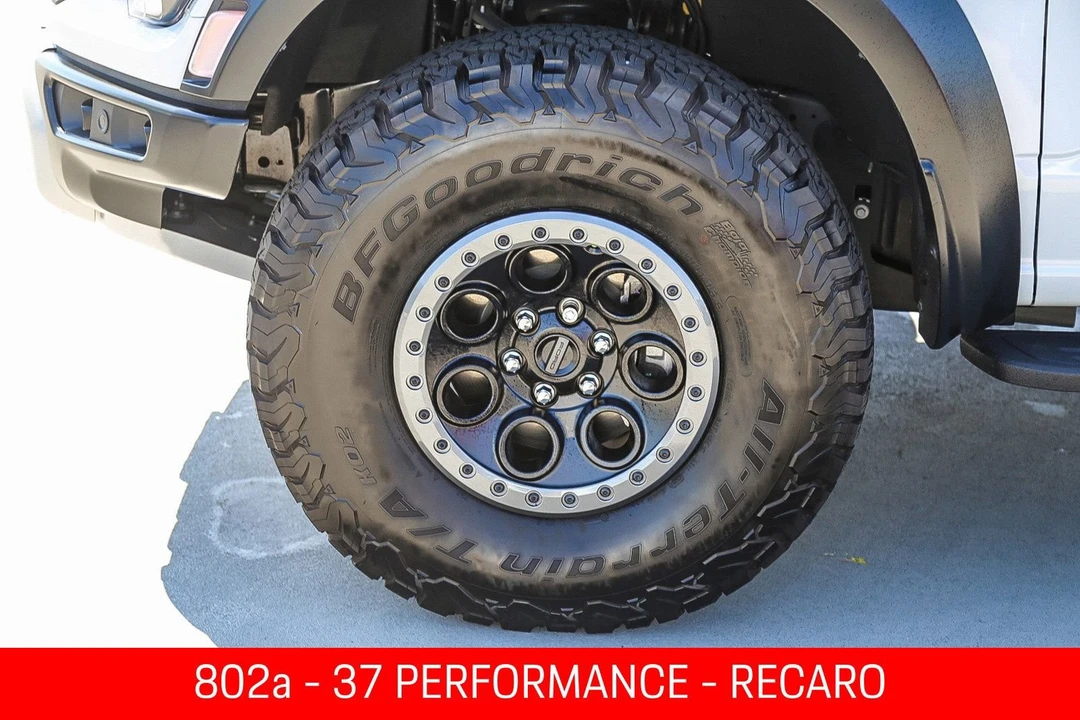 2025 Ford F-150 Raptor 14th Gen - Image 9 of 31