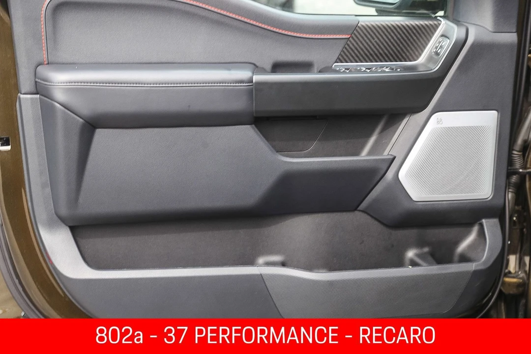 2025 Ford F-150 Raptor 14th Gen - Image 19 of 31