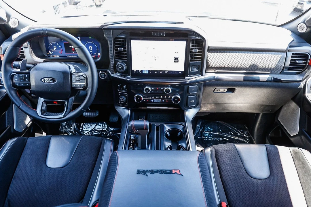 2025 Ford F-150 Raptor 14th Gen - Image 10 of 31