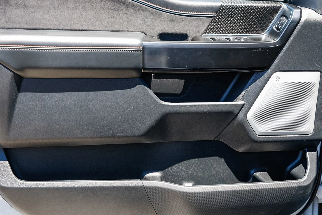 2025 Ford F-150 Raptor 14th Gen - Image 20 of 31