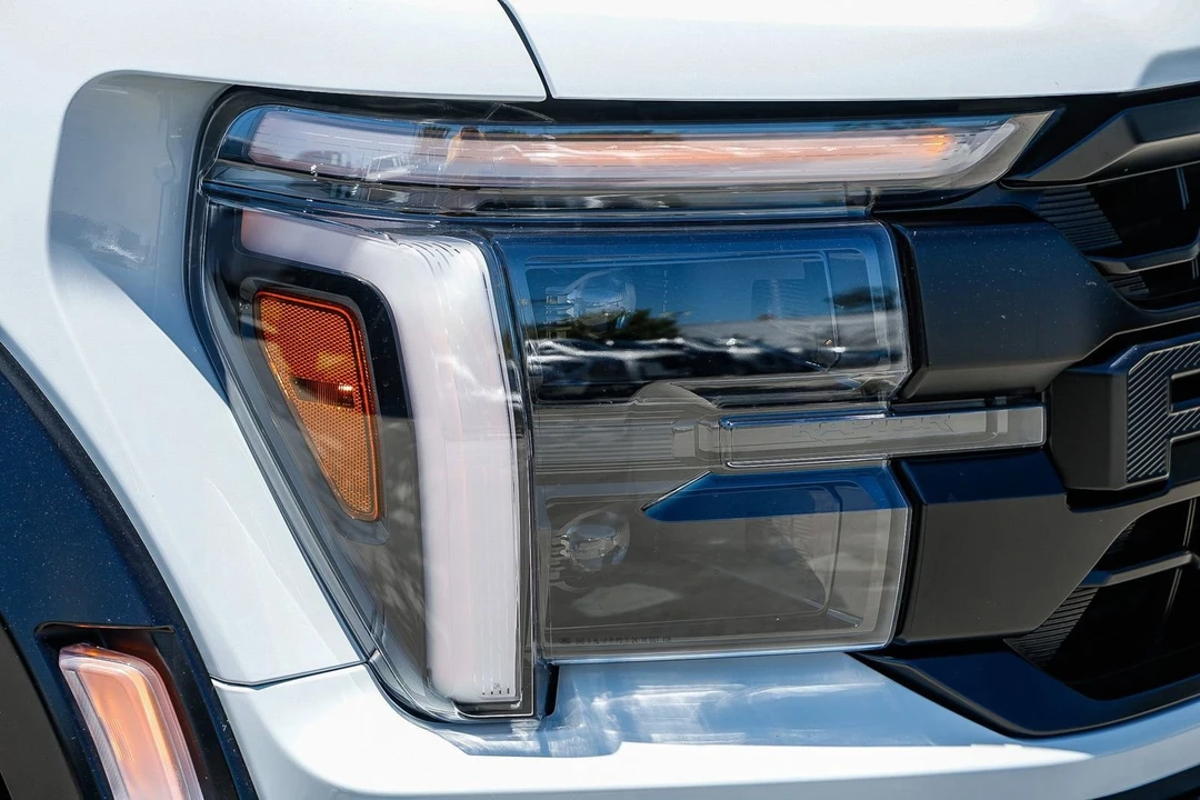 2025 Ford F-150 Raptor 14th Gen - Image 7 of 31