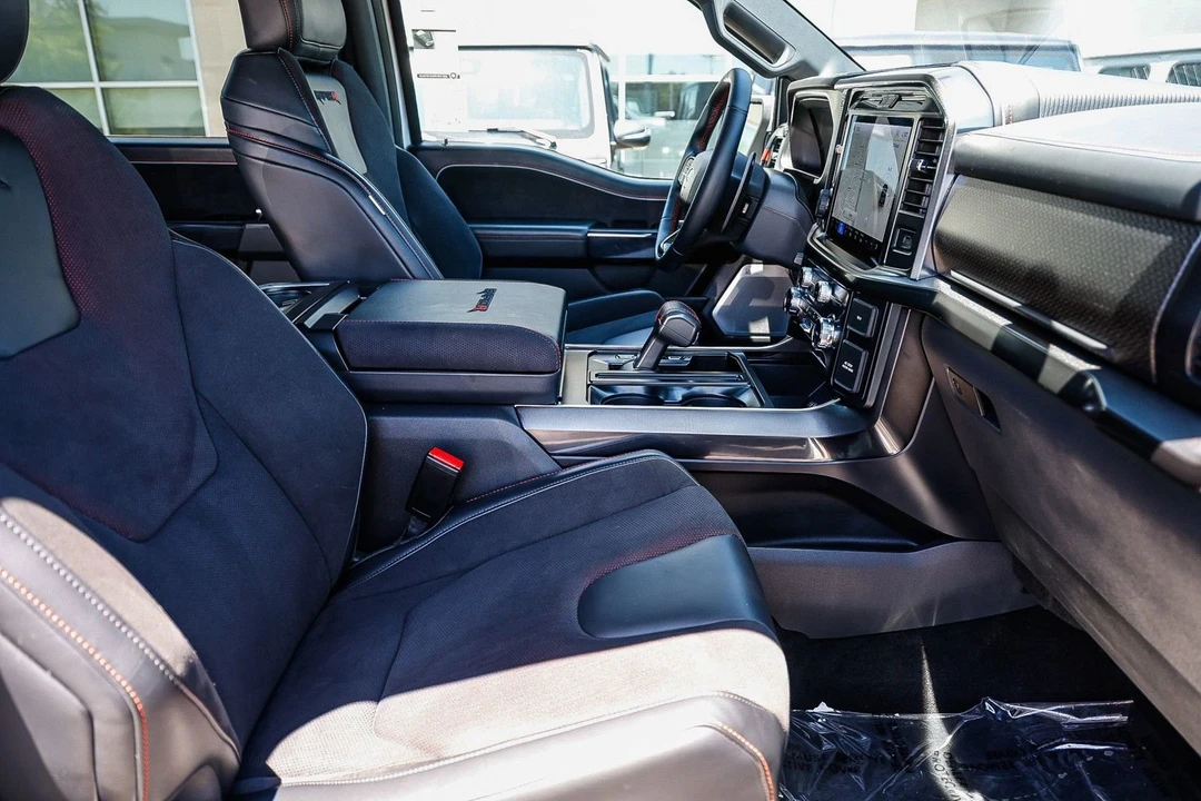 2025 Ford F-150 Raptor 14th Gen - Image 16 of 31