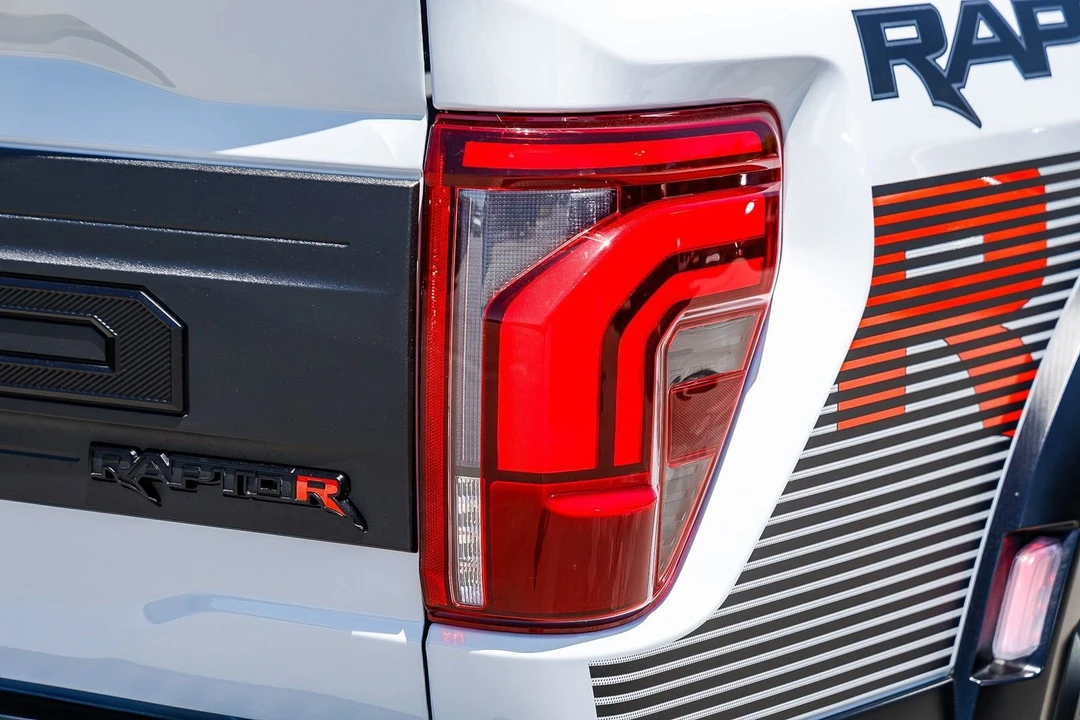 2025 Ford F-150 Raptor 14th Gen - Image 8 of 31