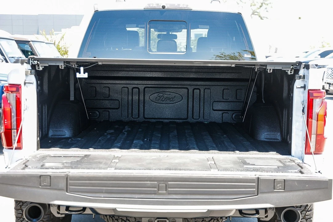 2025 Ford F-150 Raptor 14th Gen - Image 25 of 31