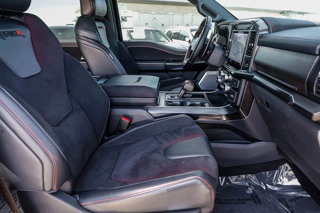 2025 Ford F-150 Raptor 14th Gen - Image 17 of 31