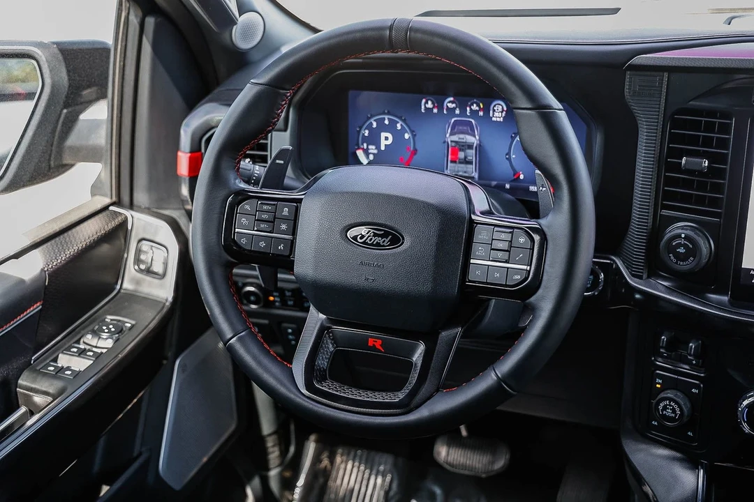 2025 Ford F-150 Raptor 14th Gen - Image 13 of 31