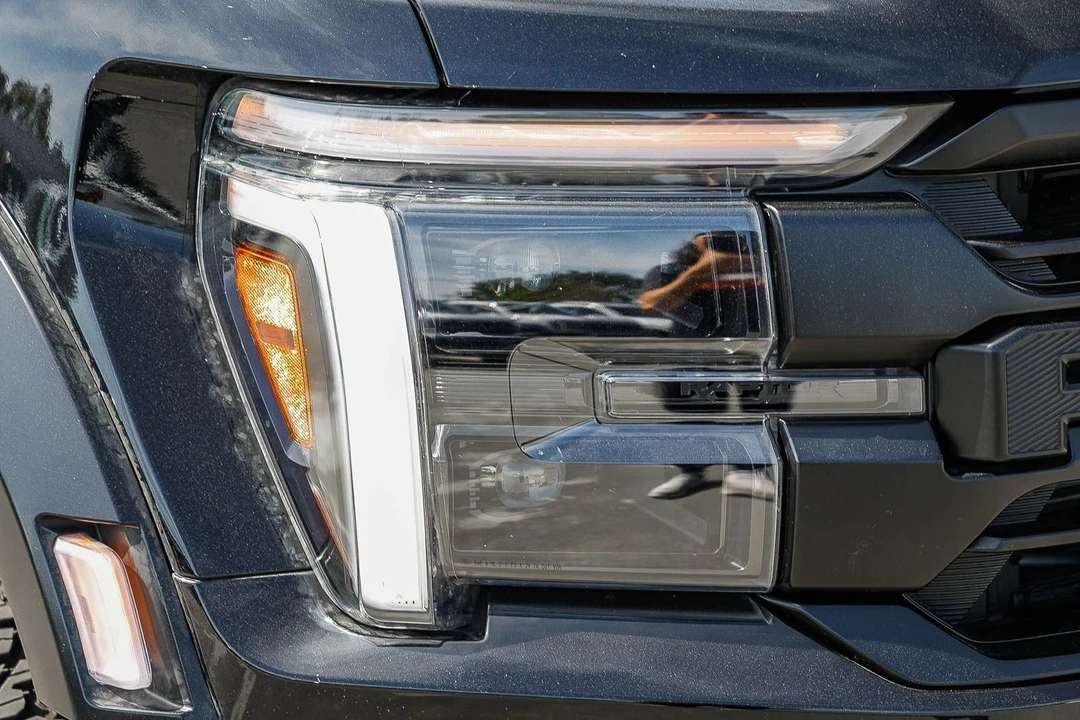2025 Ford F-150 Raptor 14th Gen - Image 7 of 31